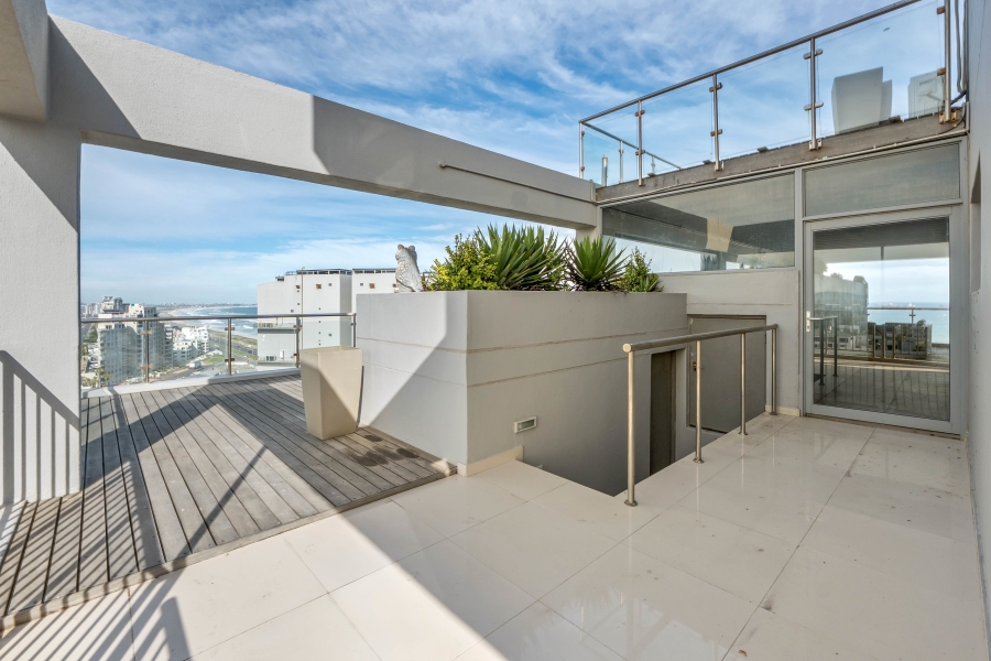 4 Bedroom Property for Sale in Beachfront Western Cape